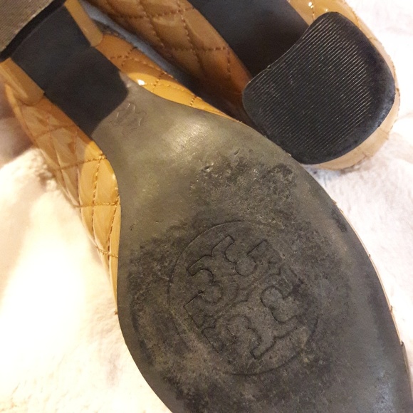 Tory Burch Patent Leather Quilt Stitch Heel - Picture 3 of 6